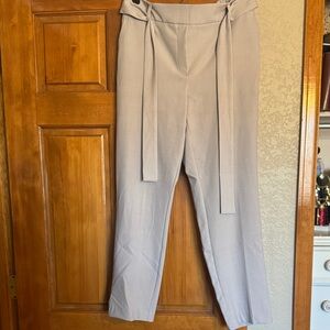 Chic Women's Gray Trousers